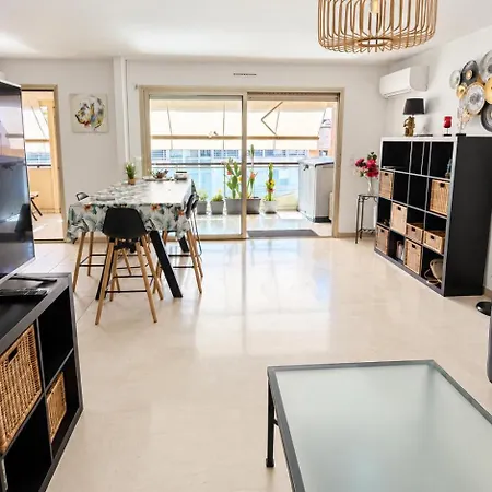 Apartment Centers Cannes